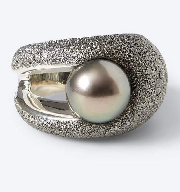 Luminous Tahitian Ring